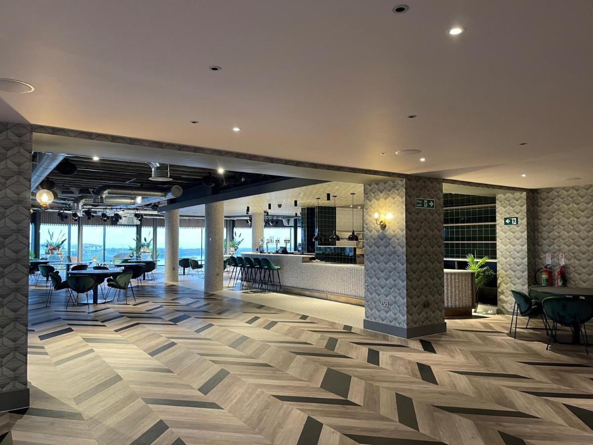 Waterfront Southport Hotel Esterno foto